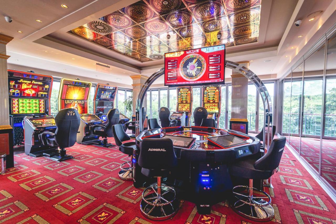 Casino&Hotel ADMIRAL Kozina Esterno foto