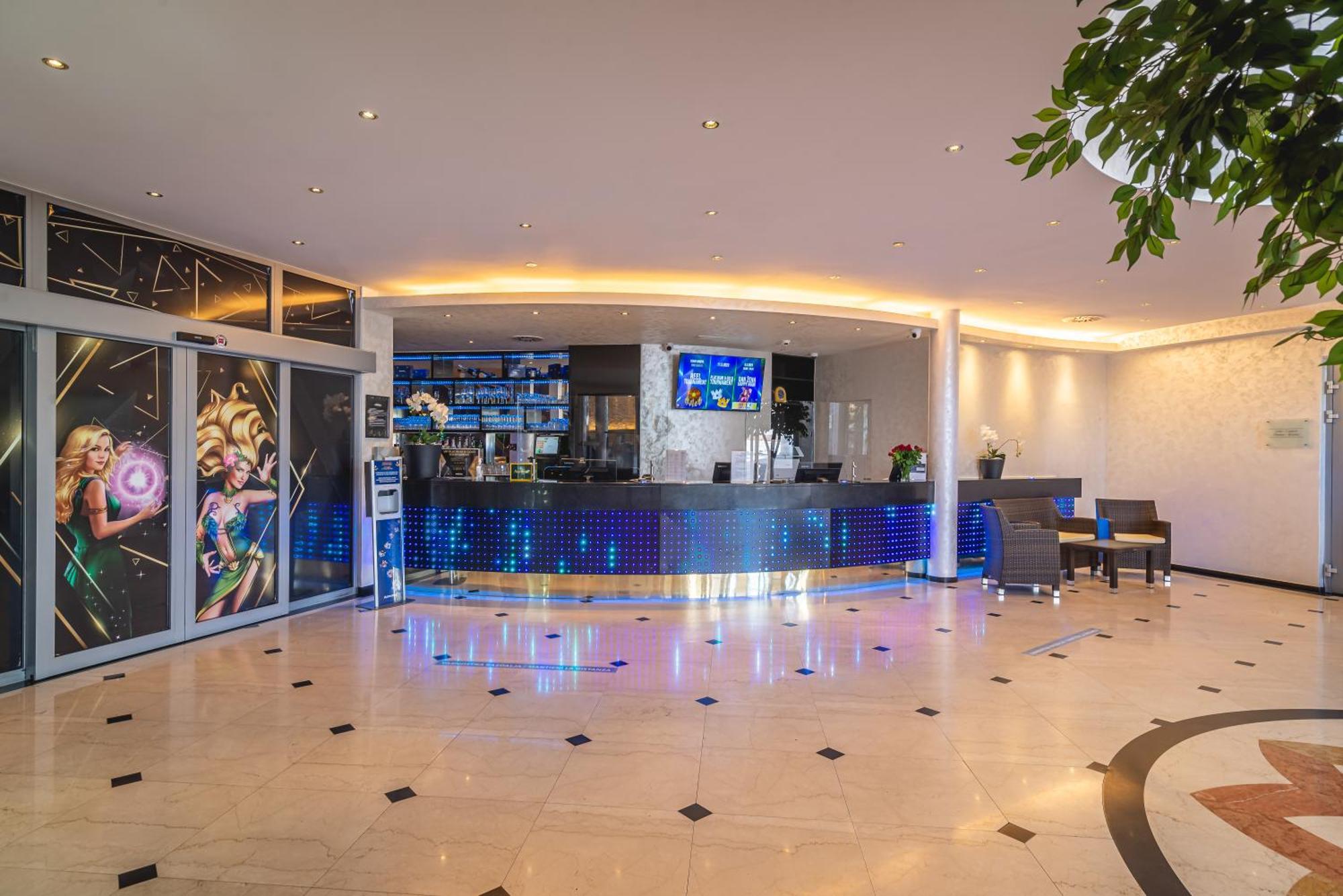 Casino&Hotel ADMIRAL Kozina Esterno foto