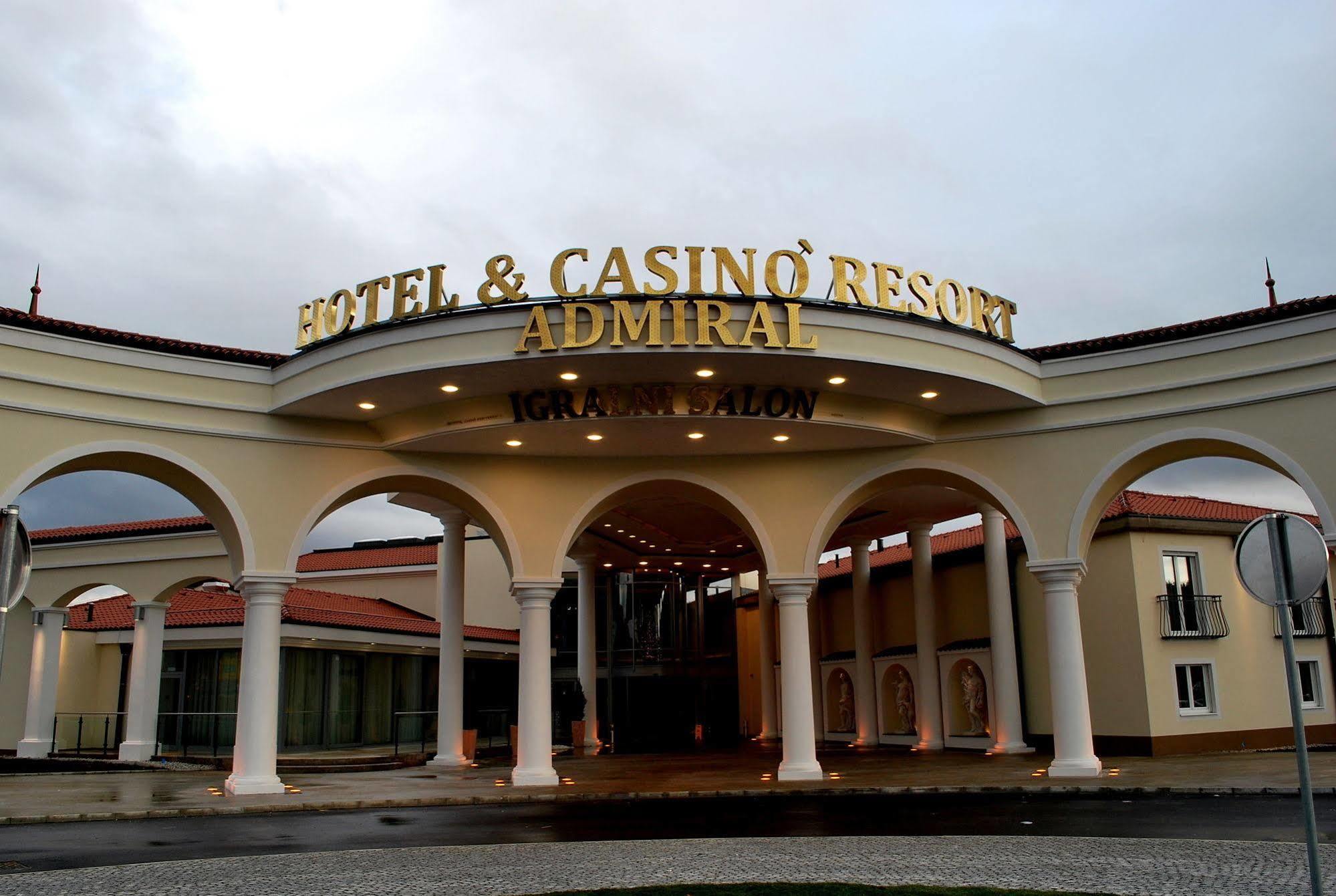 Casino&Hotel ADMIRAL Kozina Esterno foto