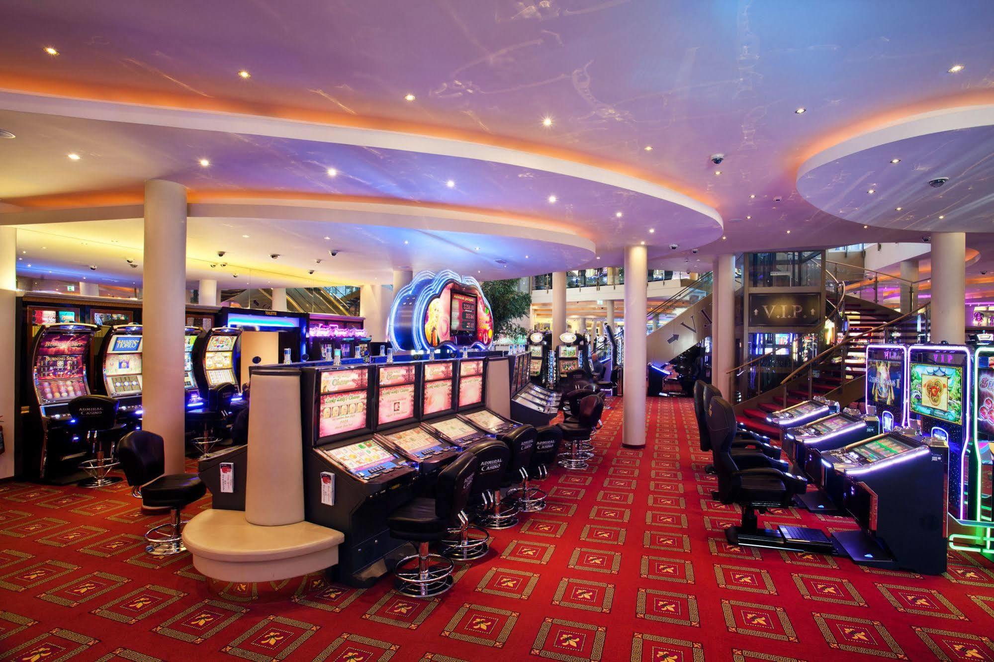 Casino&Hotel ADMIRAL Kozina Esterno foto